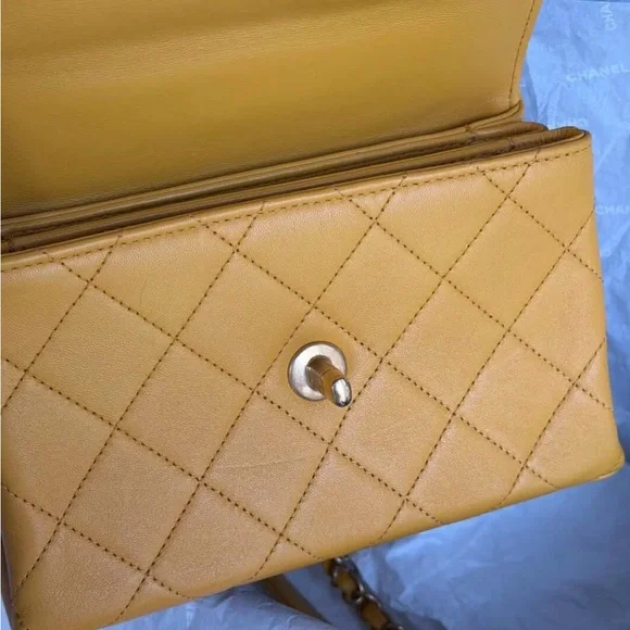 Chanel Lambskin Quilted Trendy Spirit Top Handle Bag Yellow series 30 Year 2020 - Picture 10 of 15